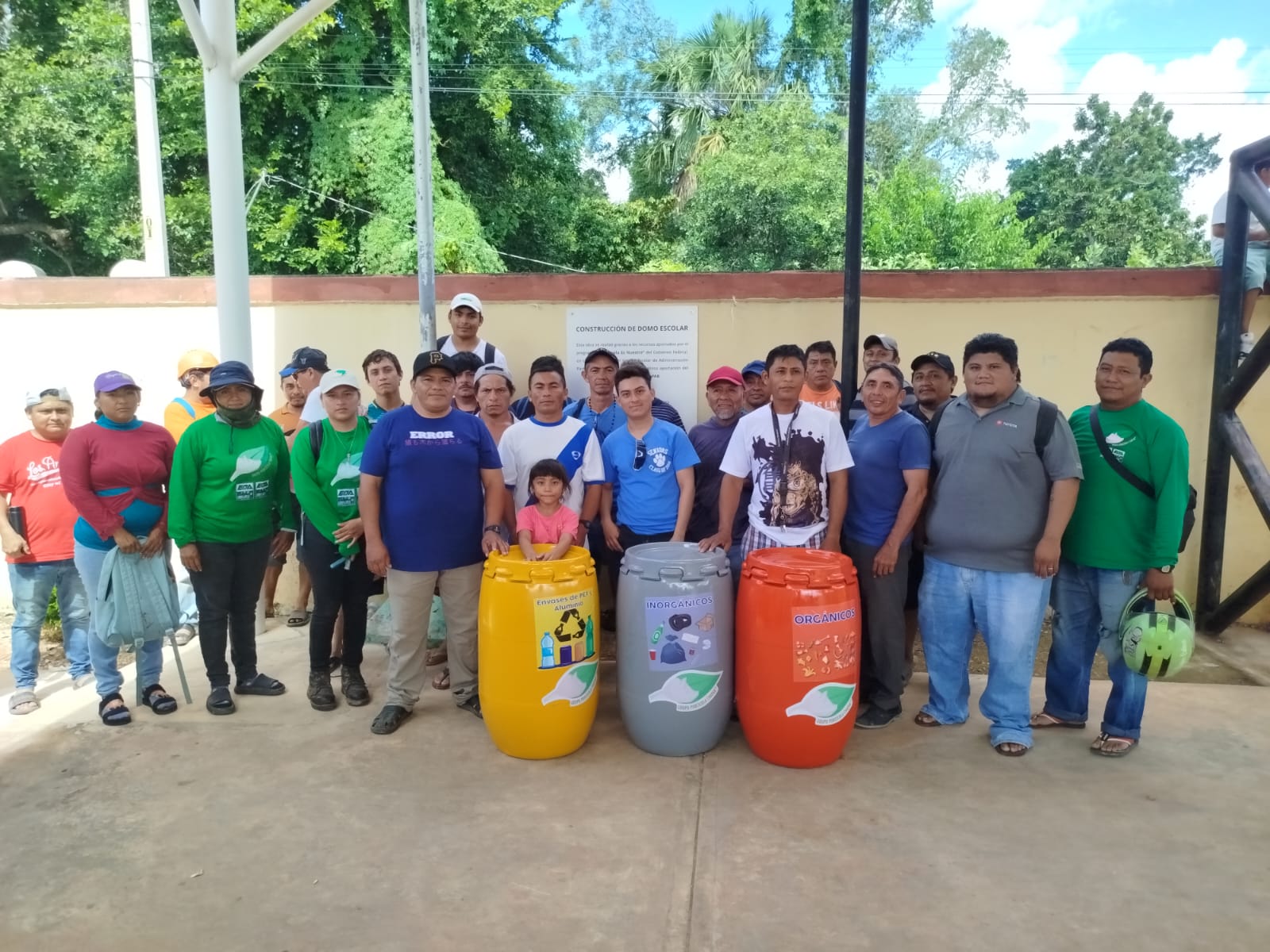 Entrega de Botes de Basura